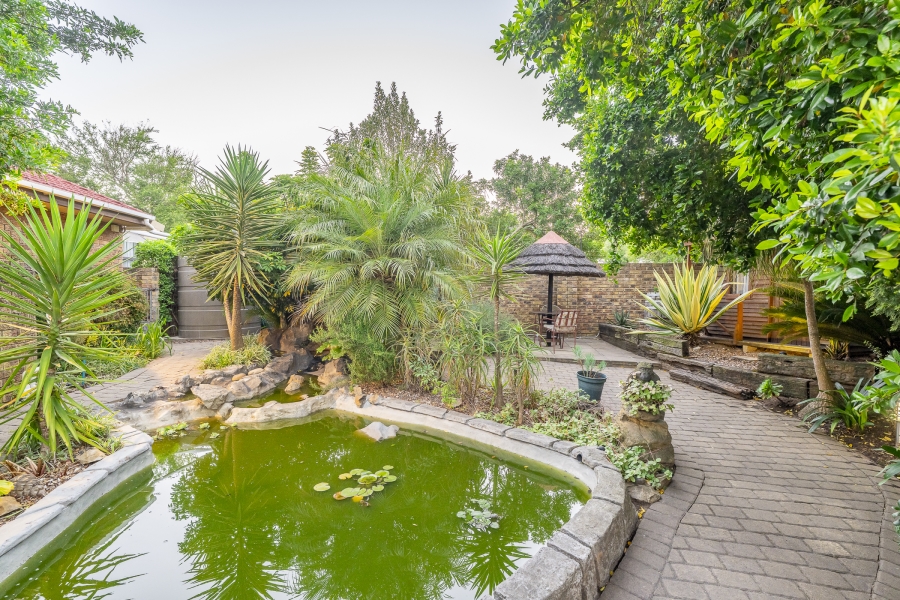 7 Bedroom Property for Sale in Eversdal Western Cape